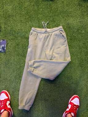 Cotton On Men's Fleece Relaxed Jogger Sweatpants in Sage Green